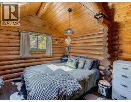 4660 Boat Access West Side, Christina Lake, BC V0H1E0 Photo 32