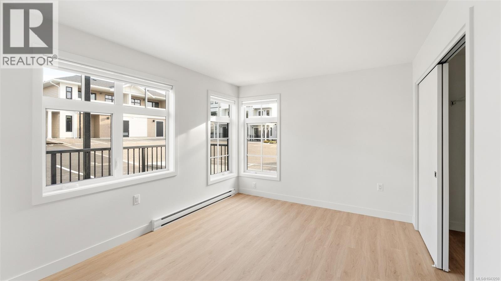 #6103 4201 Tyndall Ave - 5