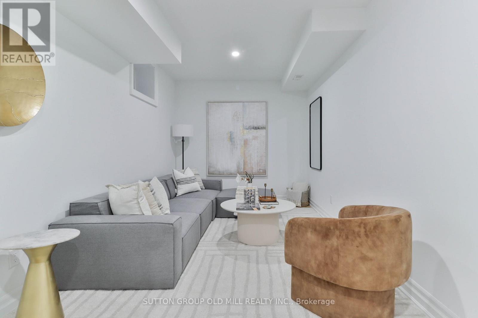 28 EASTMOUNT AVENUE - 15