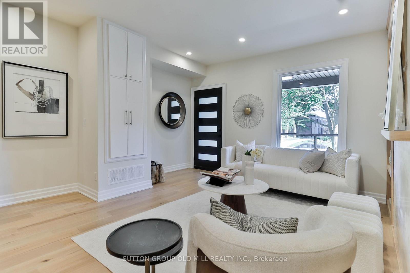 28 EASTMOUNT AVENUE - 5