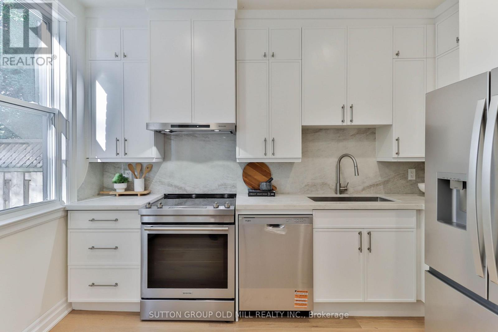 28 EASTMOUNT AVENUE - 8