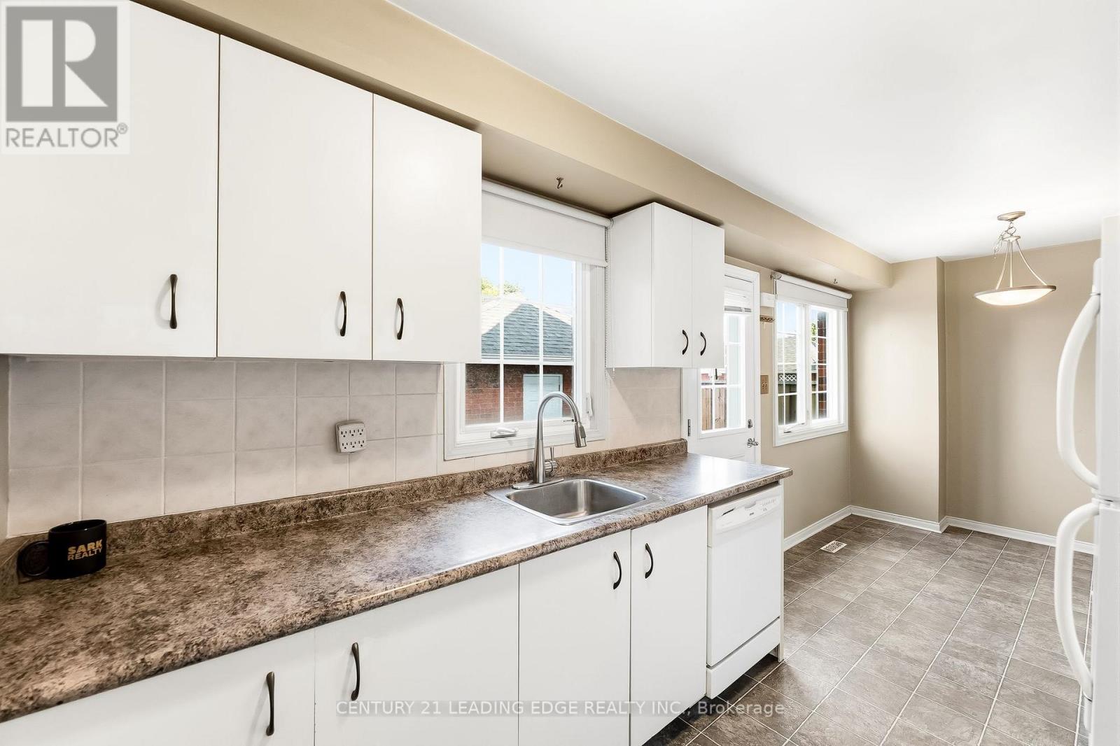 #91 10 BASSETT BOULEVARD - 18