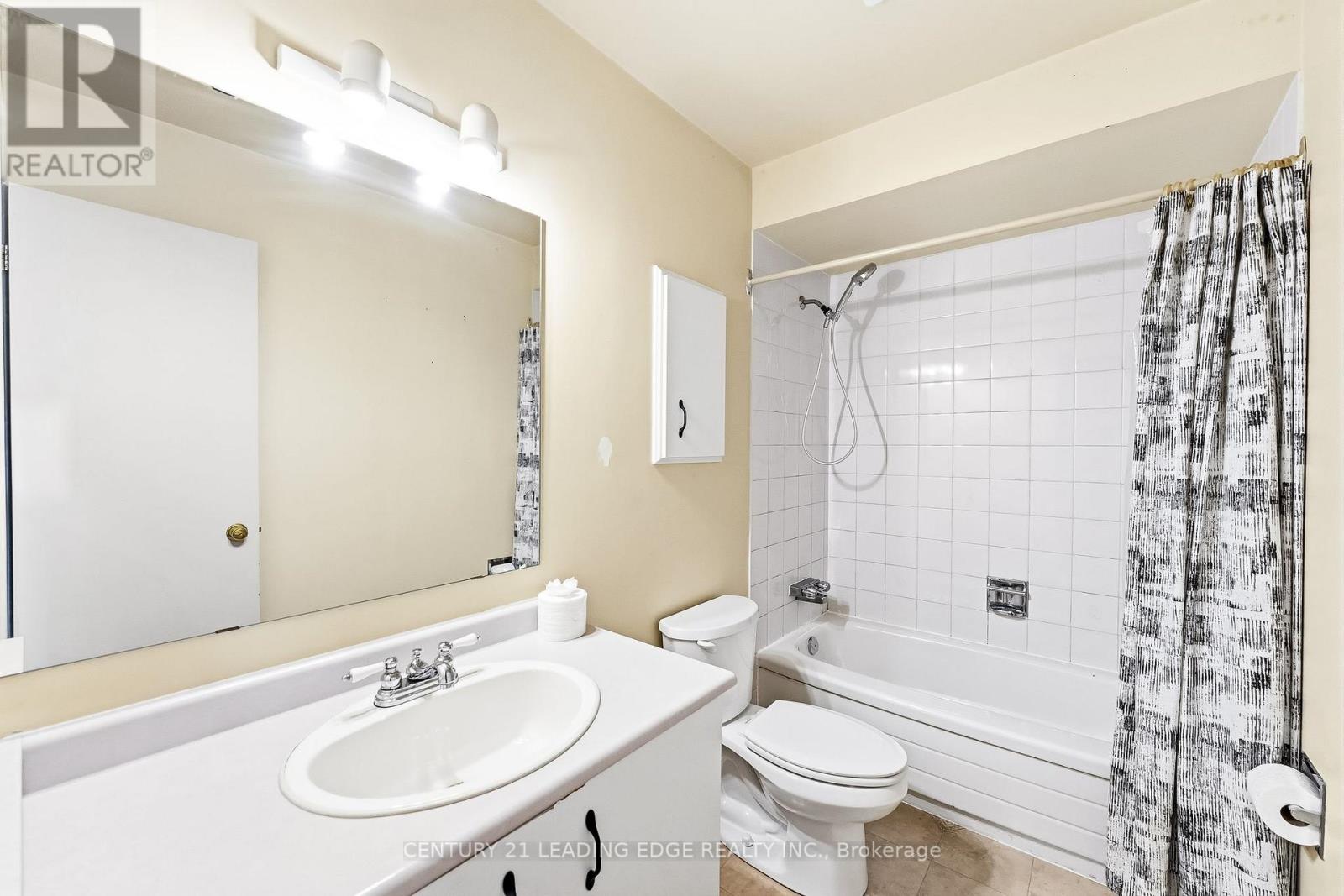 #91 10 BASSETT BOULEVARD - 36