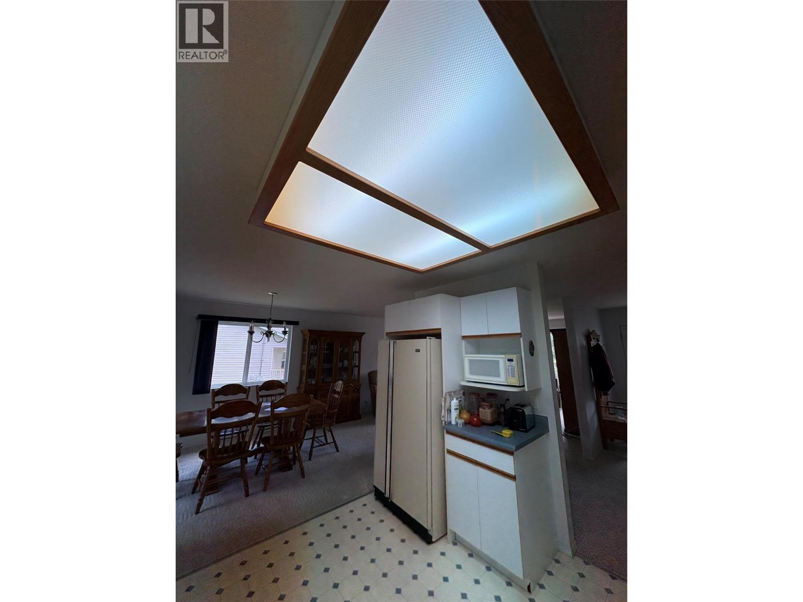 945 Pine Crescent - 6