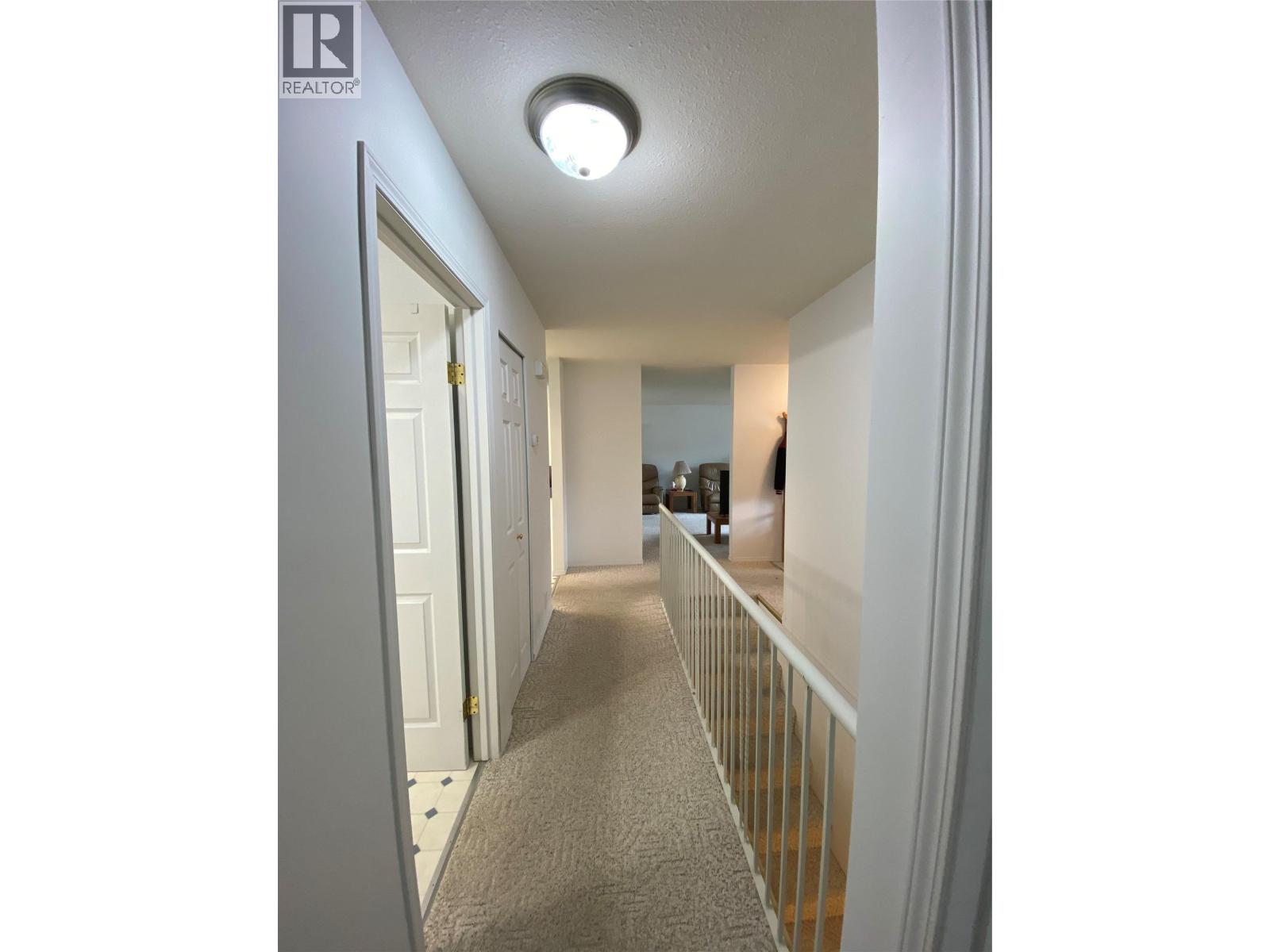 945 Pine Crescent - Image 9
