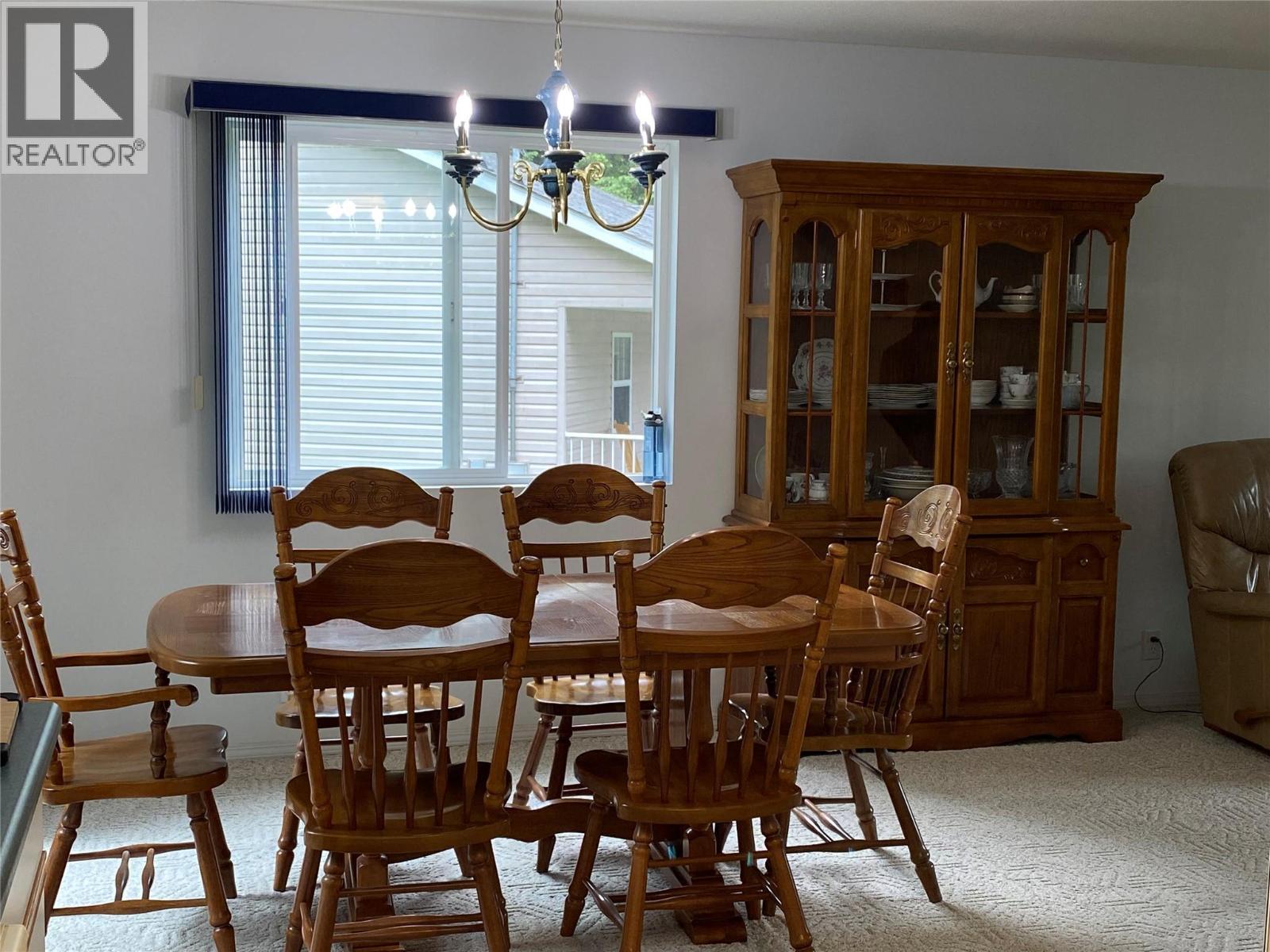 945 Pine Crescent - 3