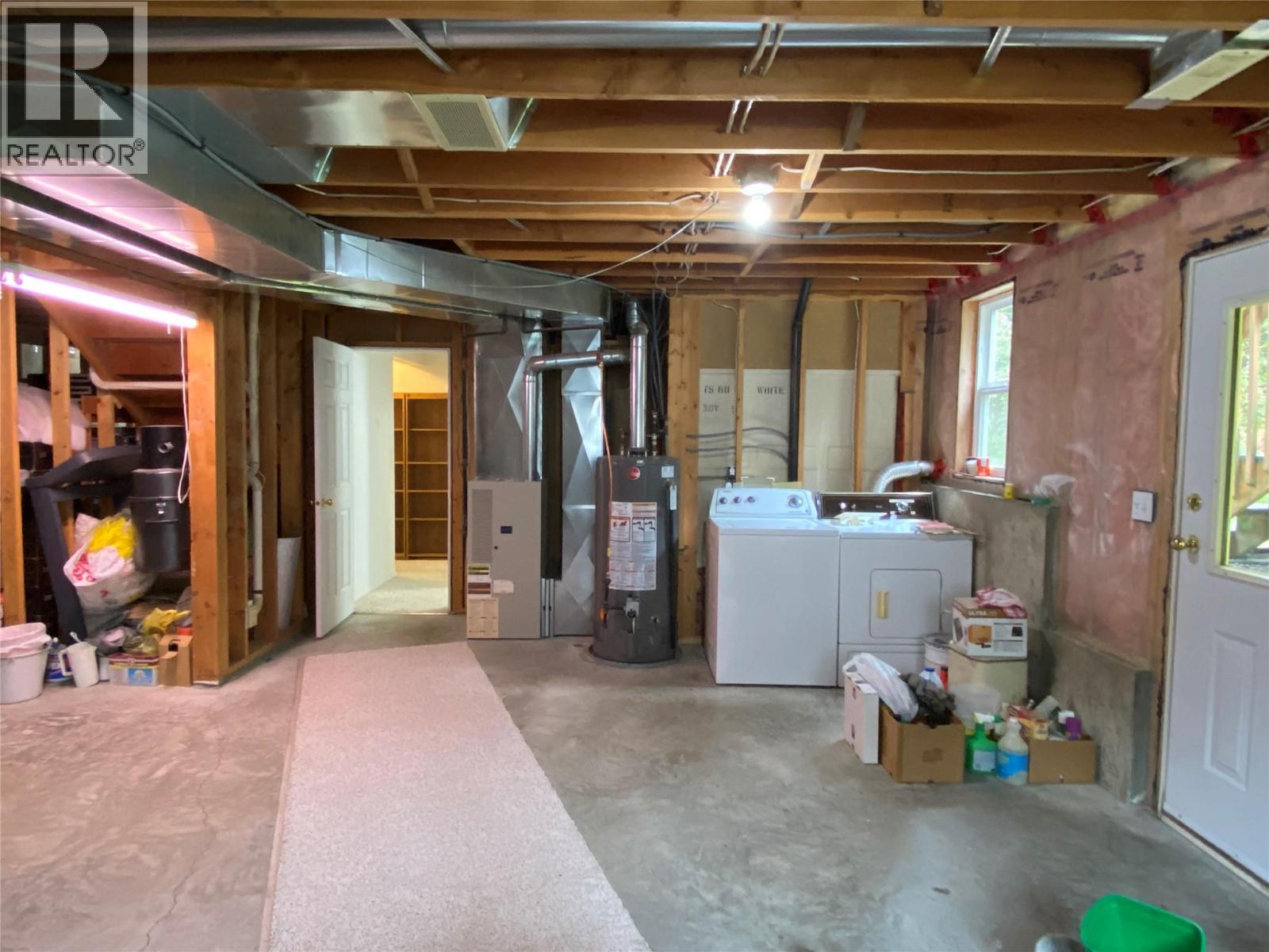945 Pine Crescent - Image 17