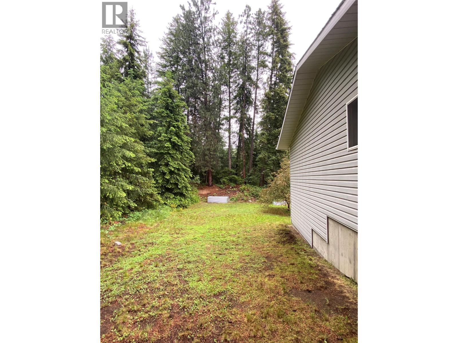 945 Pine Crescent - Image 26