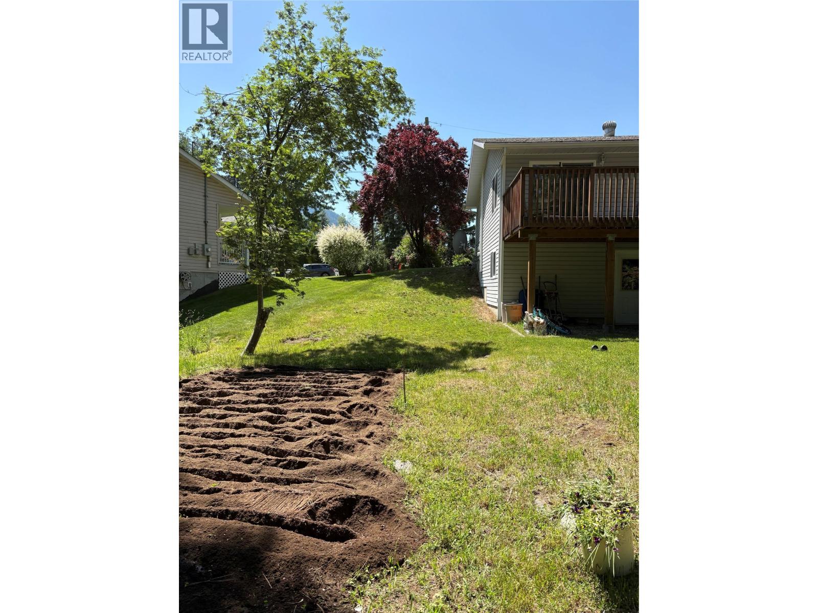 945 Pine Crescent - Image 43