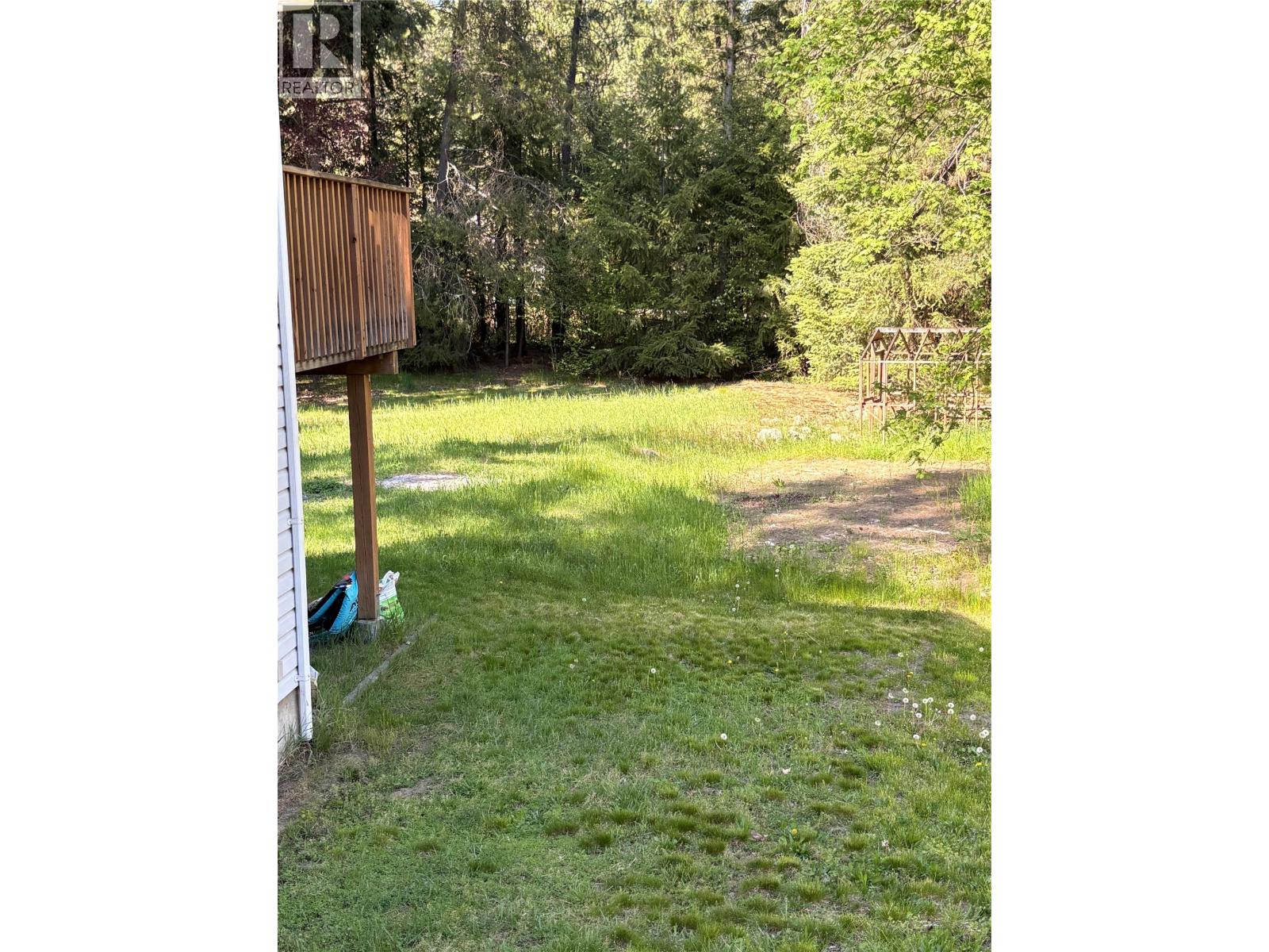 945 Pine Crescent - Image 39