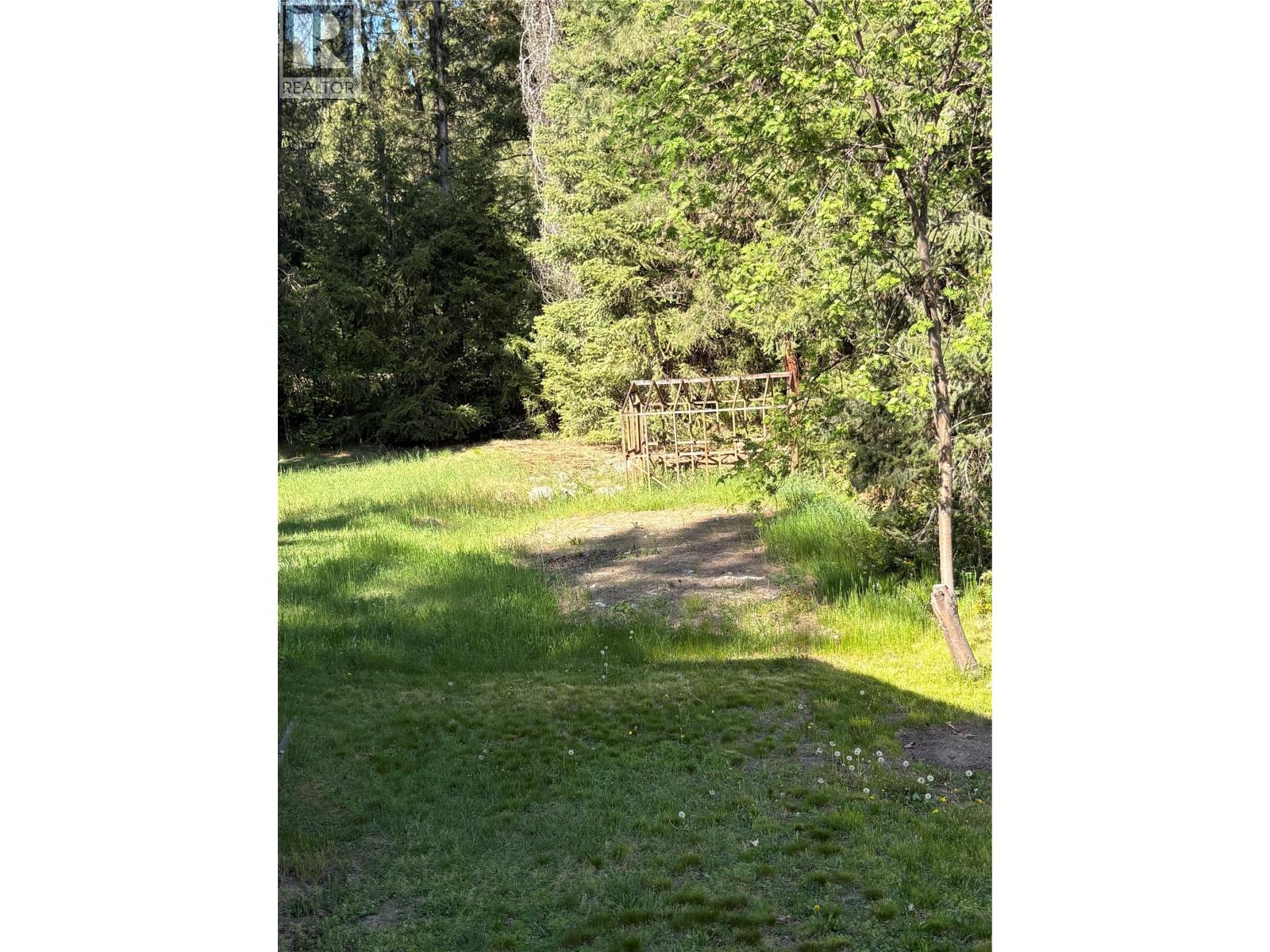 945 Pine Crescent - Image 36