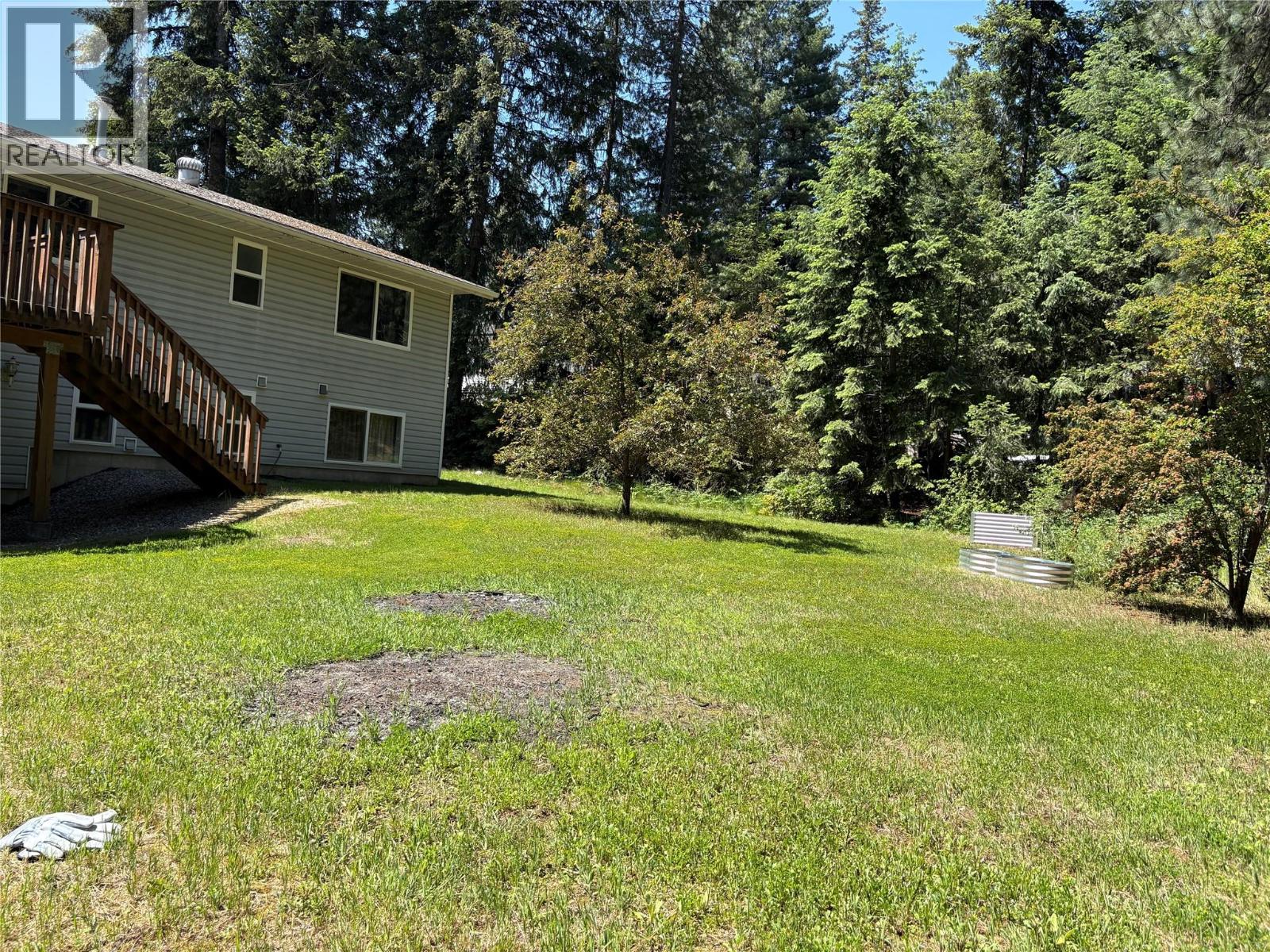 945 Pine Crescent - 23