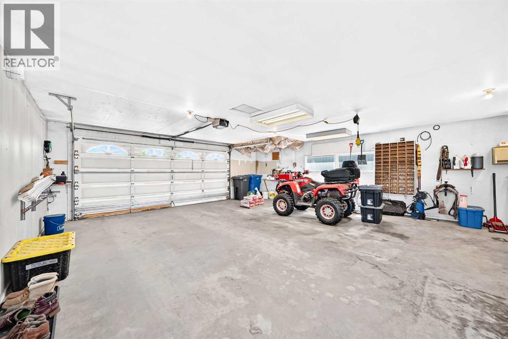 112173 2253 Drive E - 25