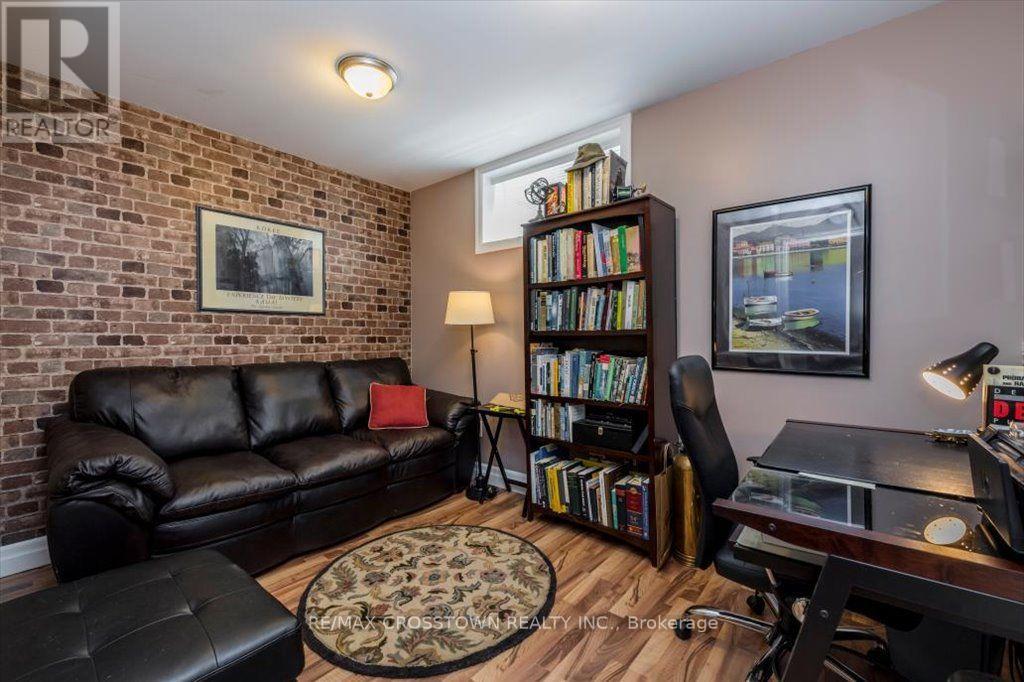 5 PINE HILL DRIVE - Image 31