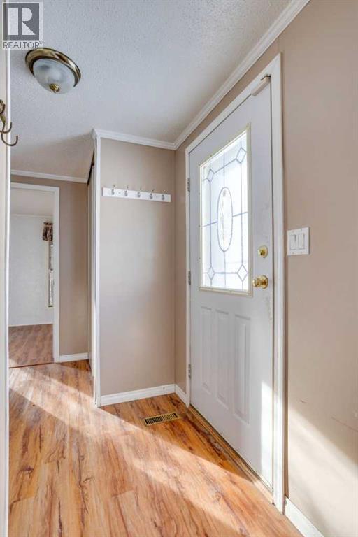 172 Clausen Crescent - 4