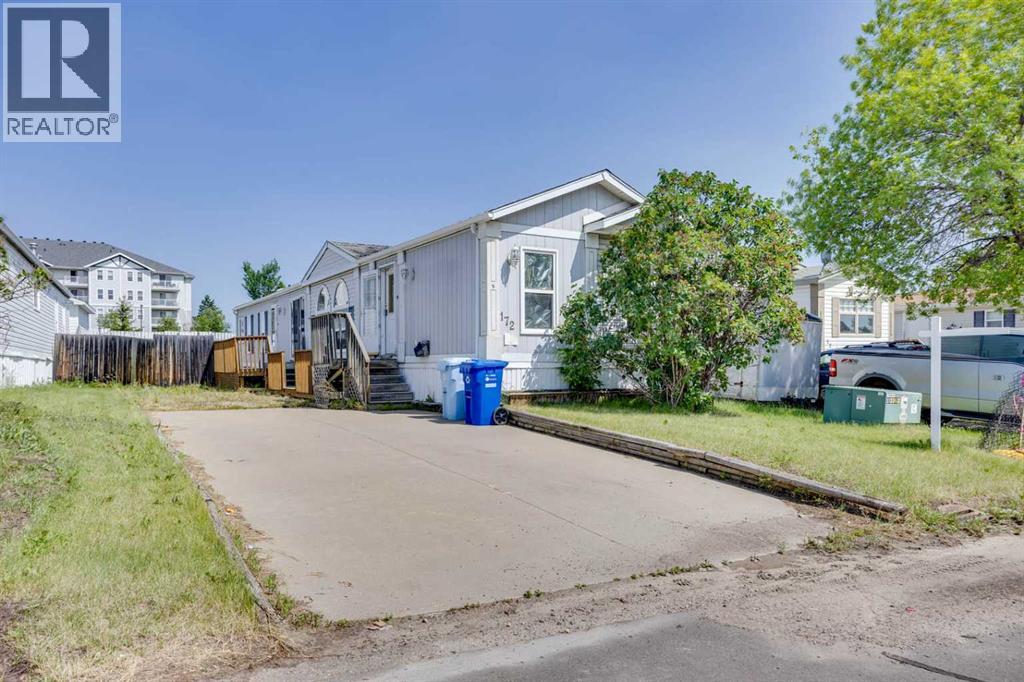 172 Clausen Crescent - 1