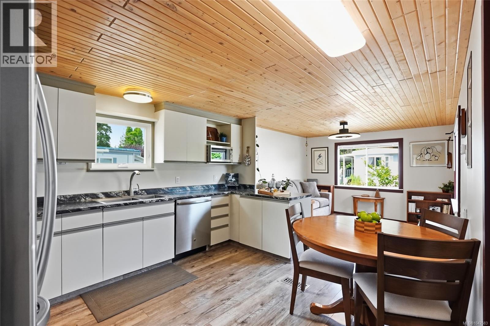 #26 150 Corfield St N - 21