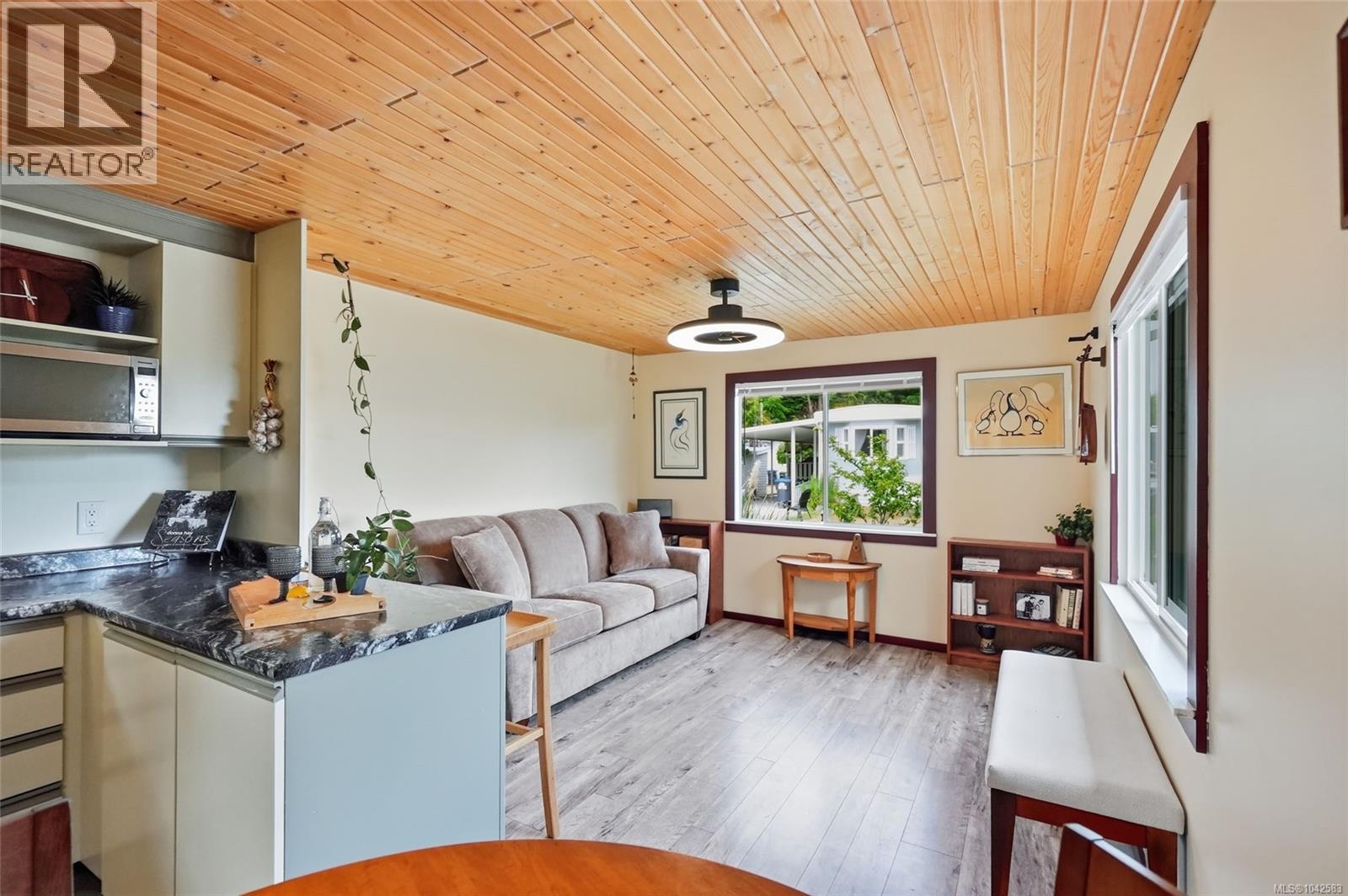 #26 150 Corfield St N - 23