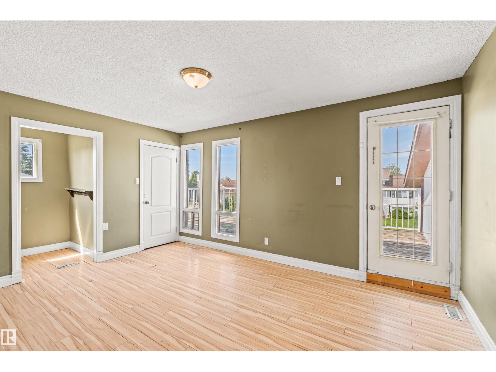 11507 141 AV NW - 12
