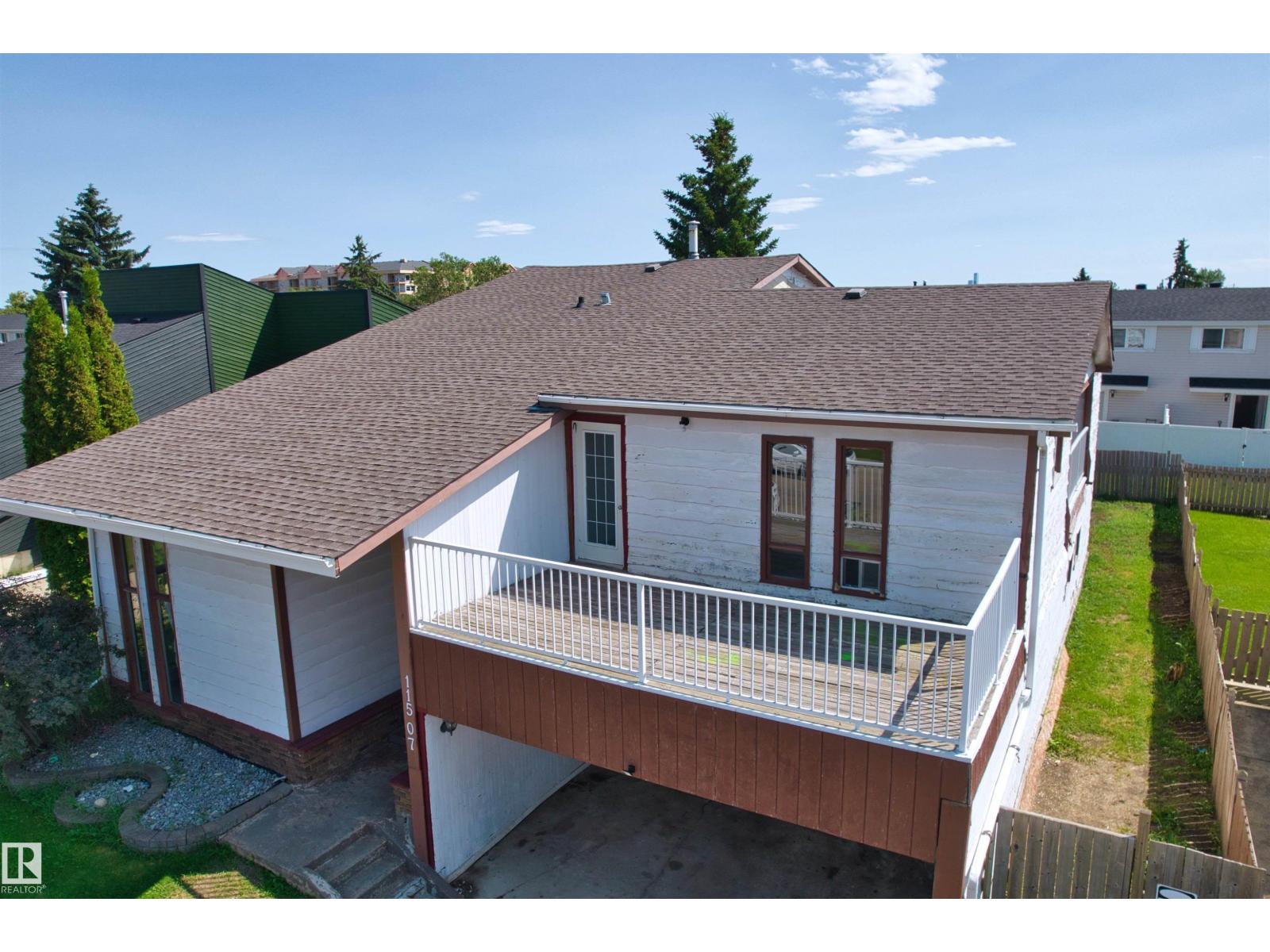 11507 141 AV NW - 15