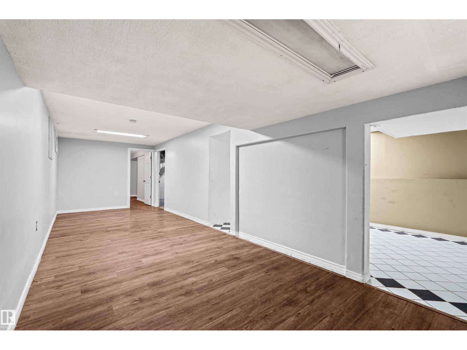 11507 141 AV NW - 32