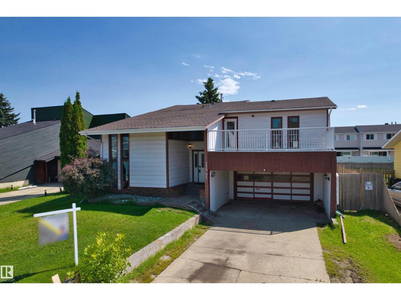 11507 141 AV NW - 2