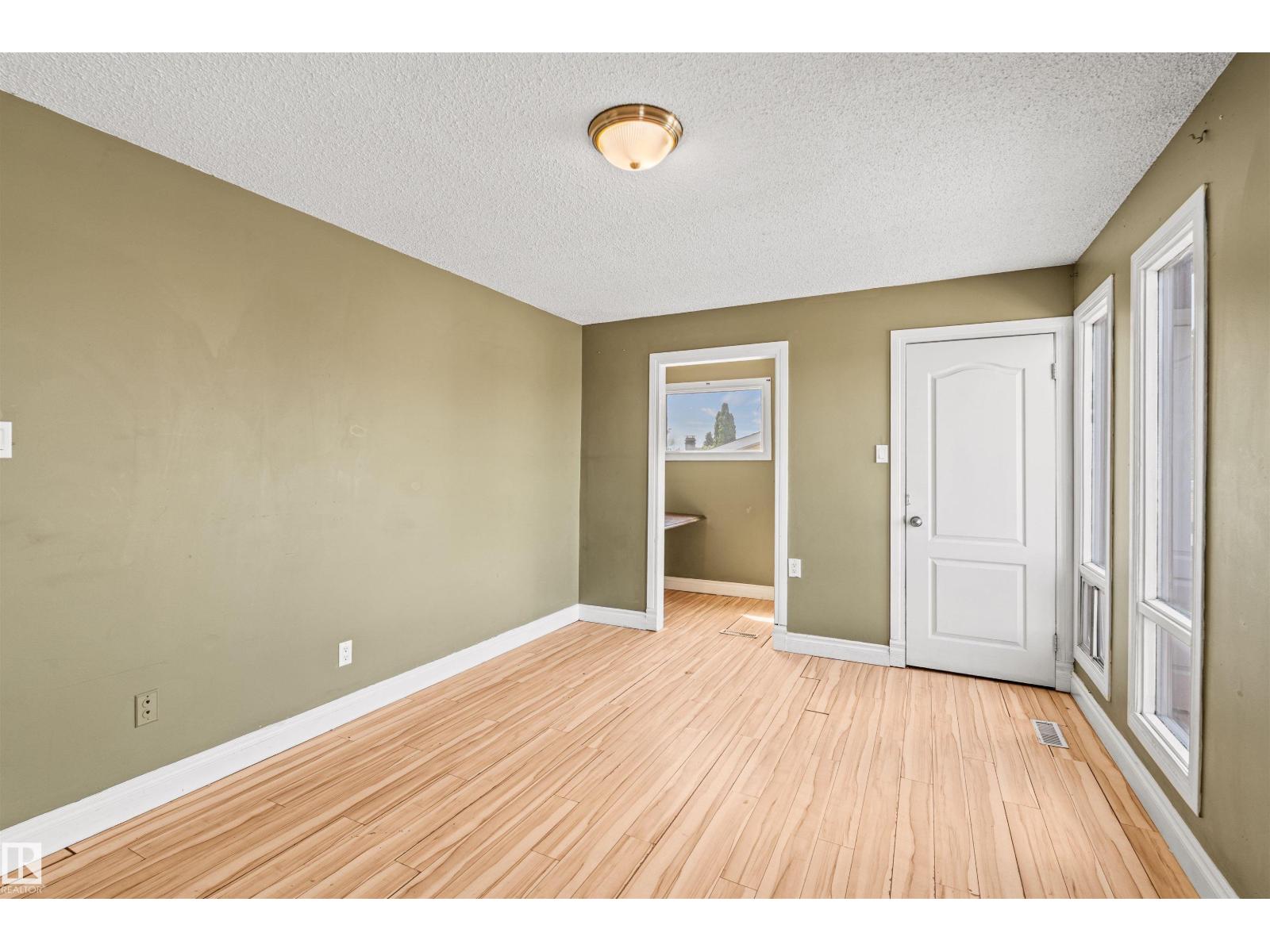 11507 141 AV NW - 13