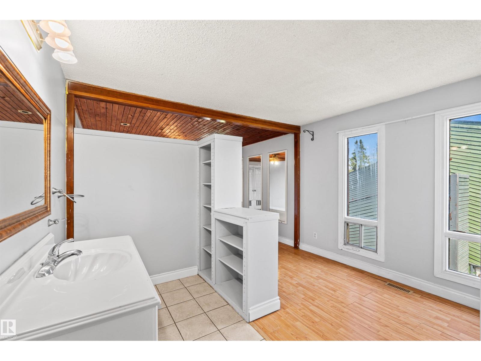 11507 141 AV NW - 25