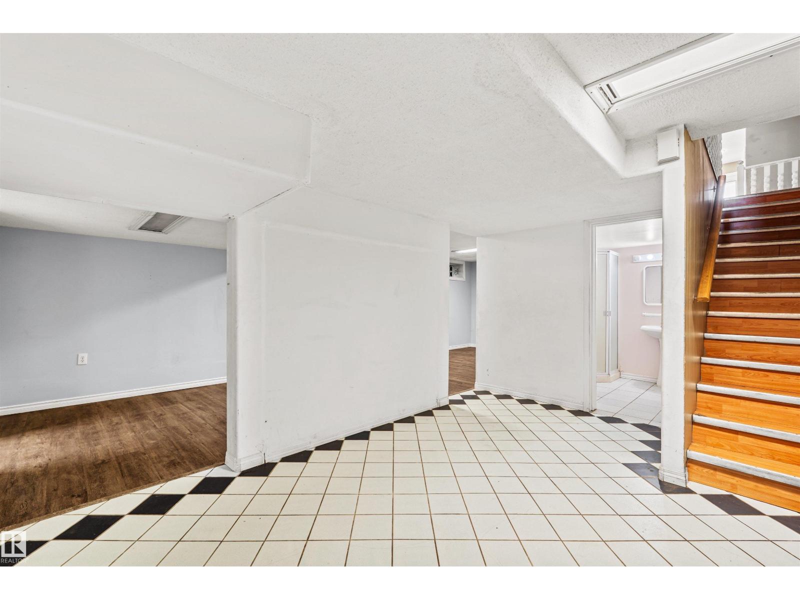 11507 141 AV NW - 30