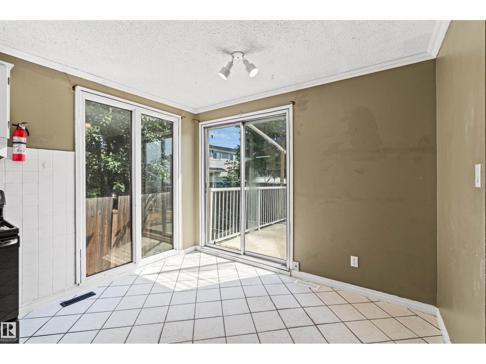 11507 141 AV NW - 11