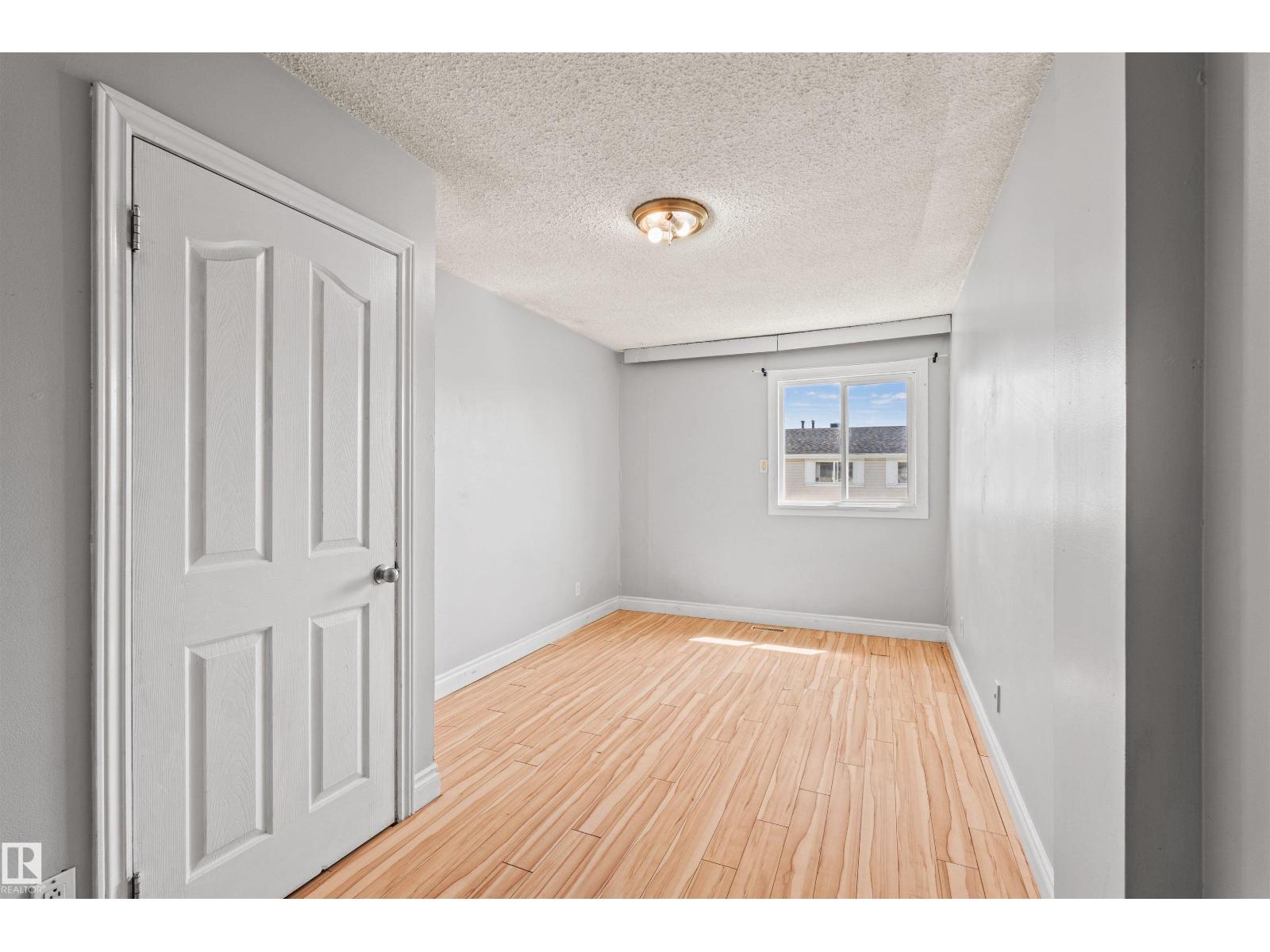 11507 141 AV NW - 21