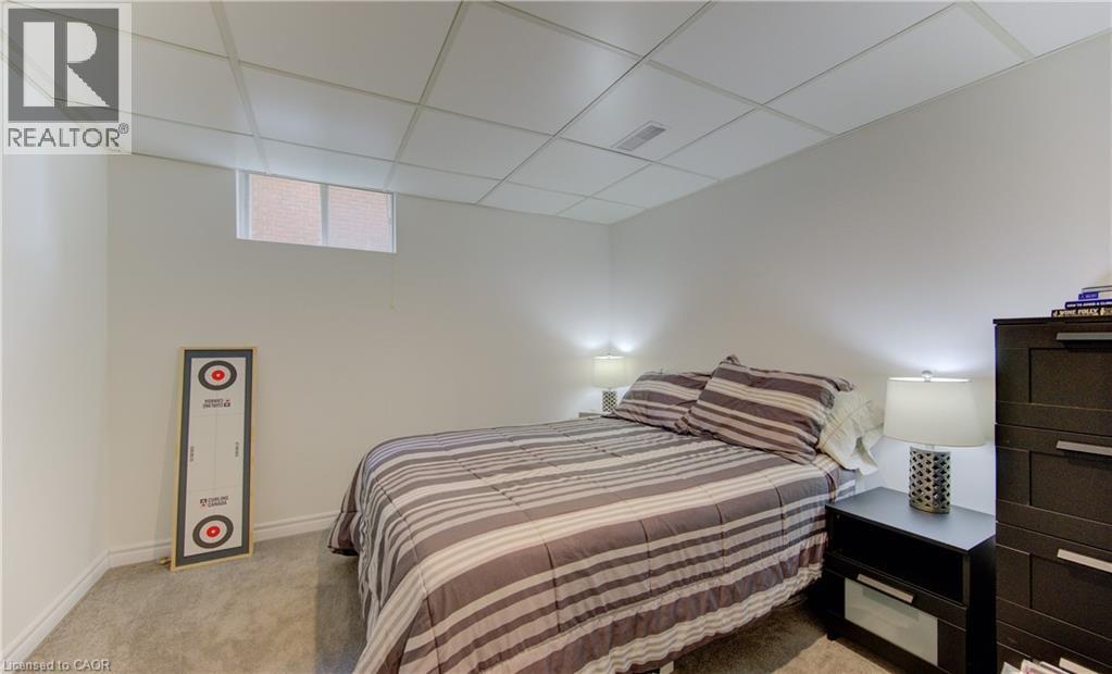 306 ROXTON Drive - 33