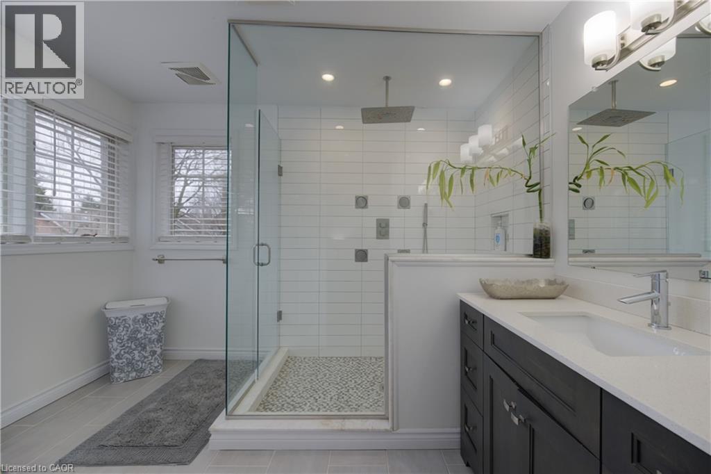 306 ROXTON Drive - 28