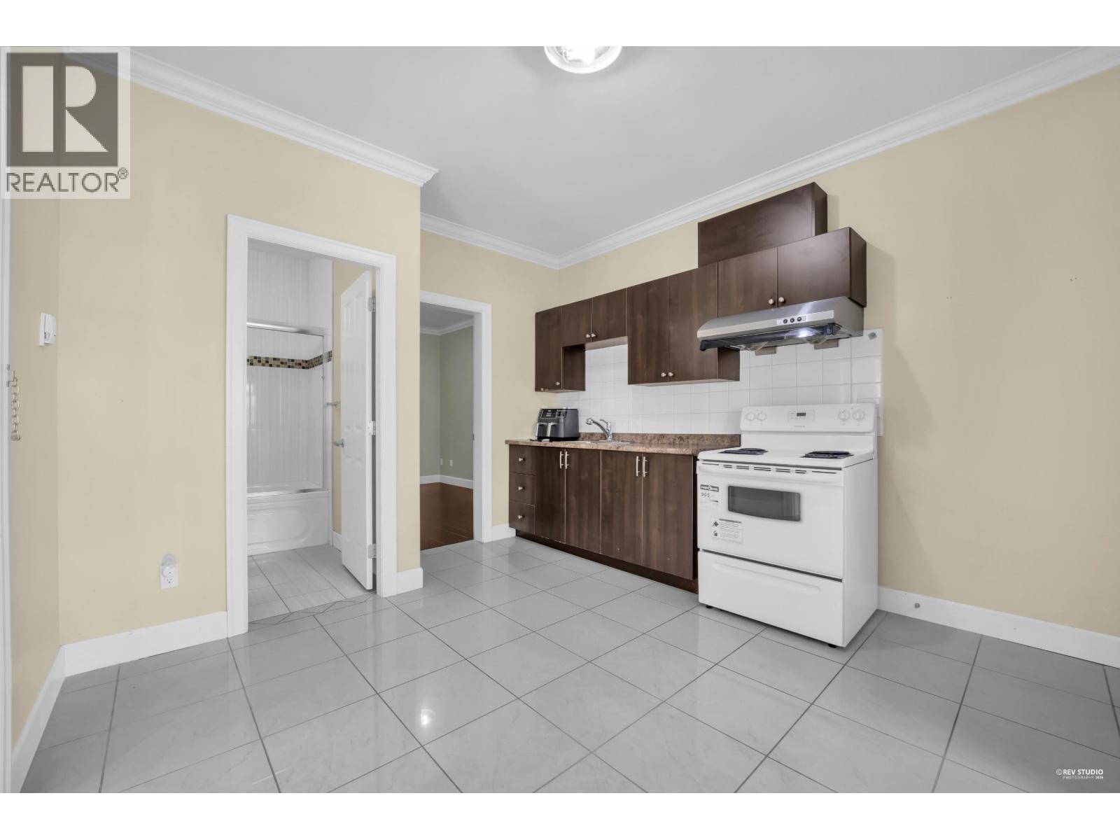 4 Bed, 4 Bath House for Sale in Burnaby – 5871 RUMBLE STREET, Burnaby – MLS# R3146382 - Image 24