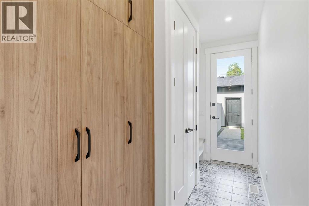 3325 42 Street SW - 11