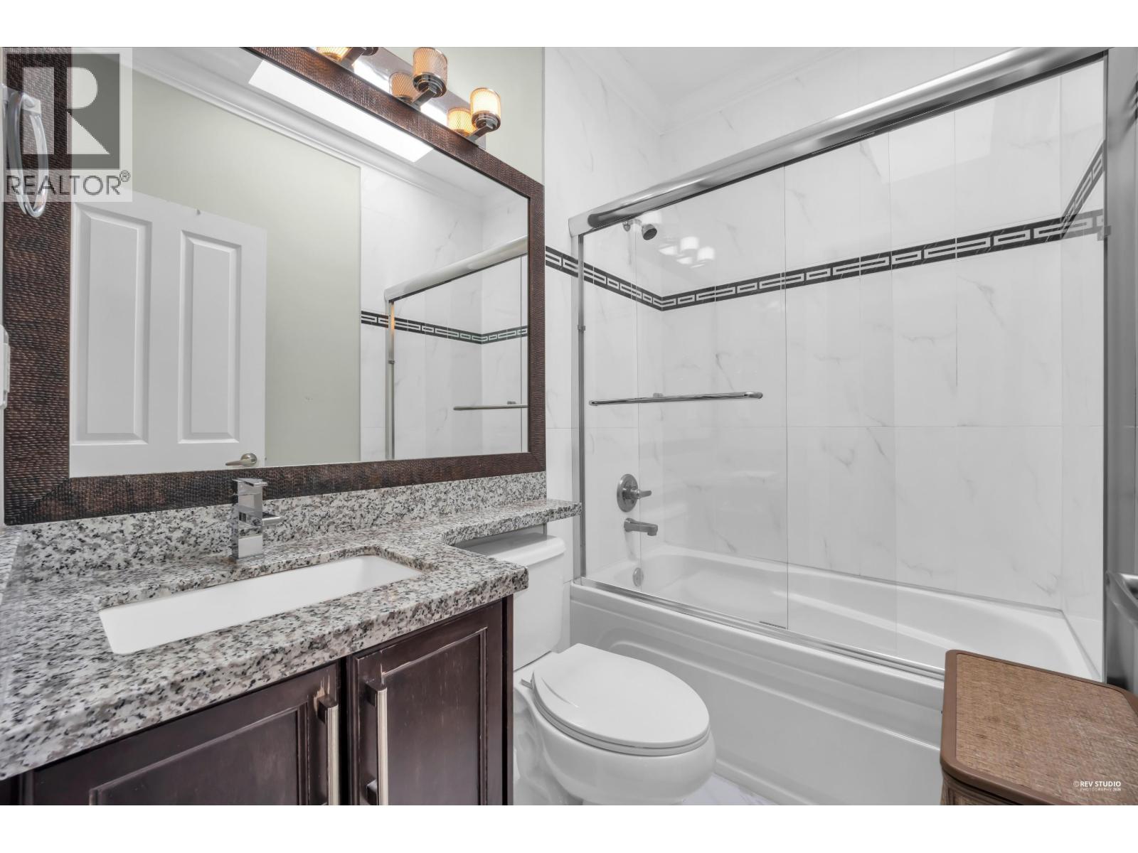 4 Bed, 4 Bath House for Sale in Burnaby – 5871 RUMBLE STREET, Burnaby – MLS# R3146382 - Image 30