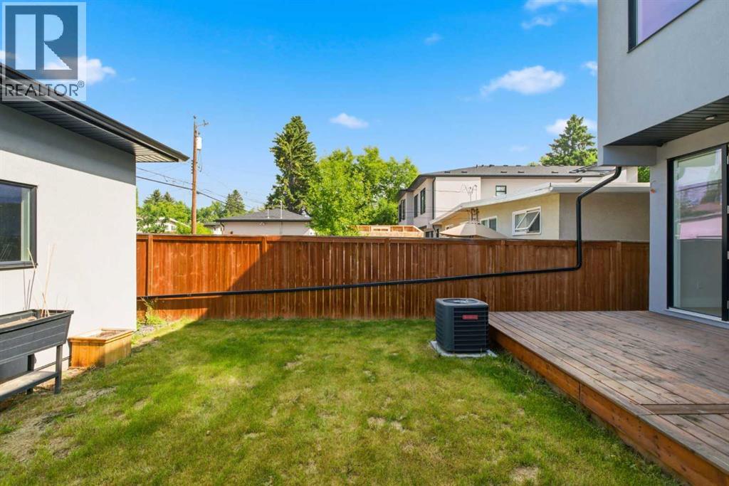 3325 42 Street SW - 45