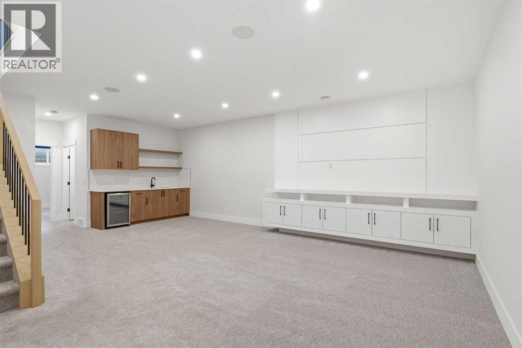 3325 42 Street SW - 35