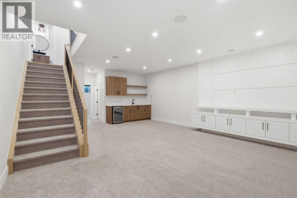 3325 42 Street SW - 34