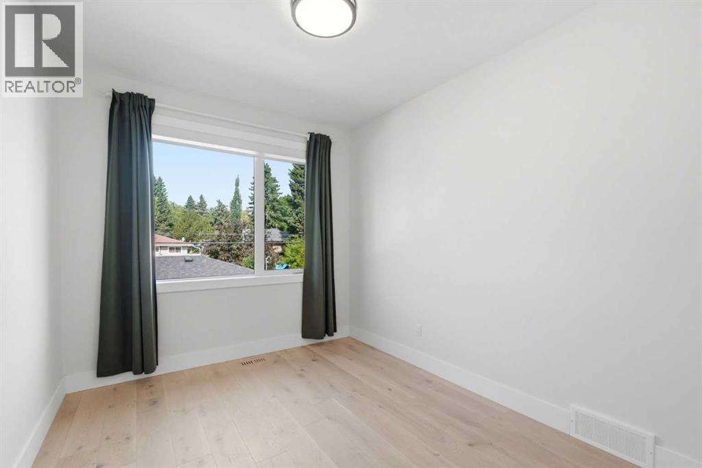 3325 42 Street SW - 29