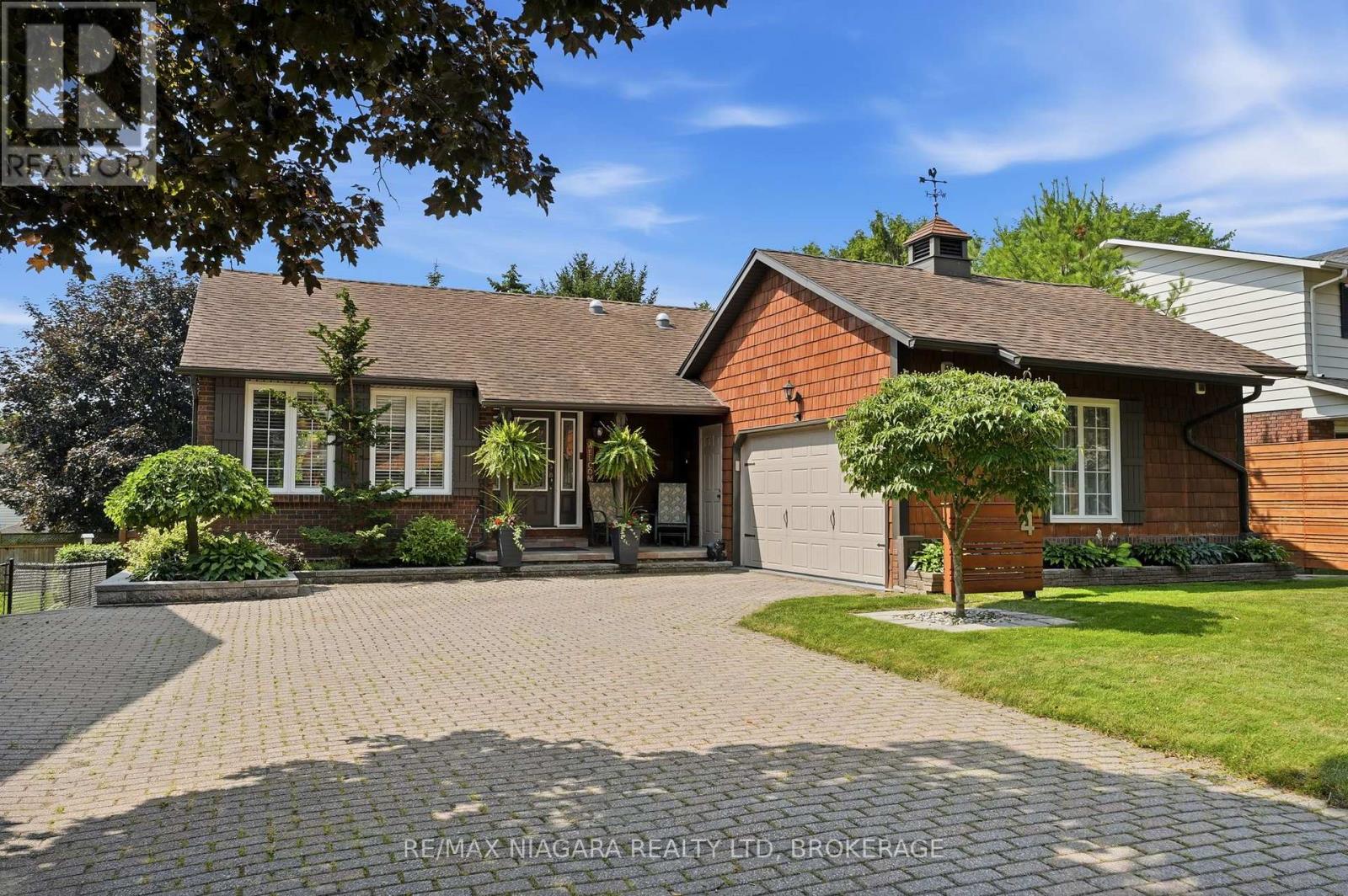 4 VISTA DRIVE - 1