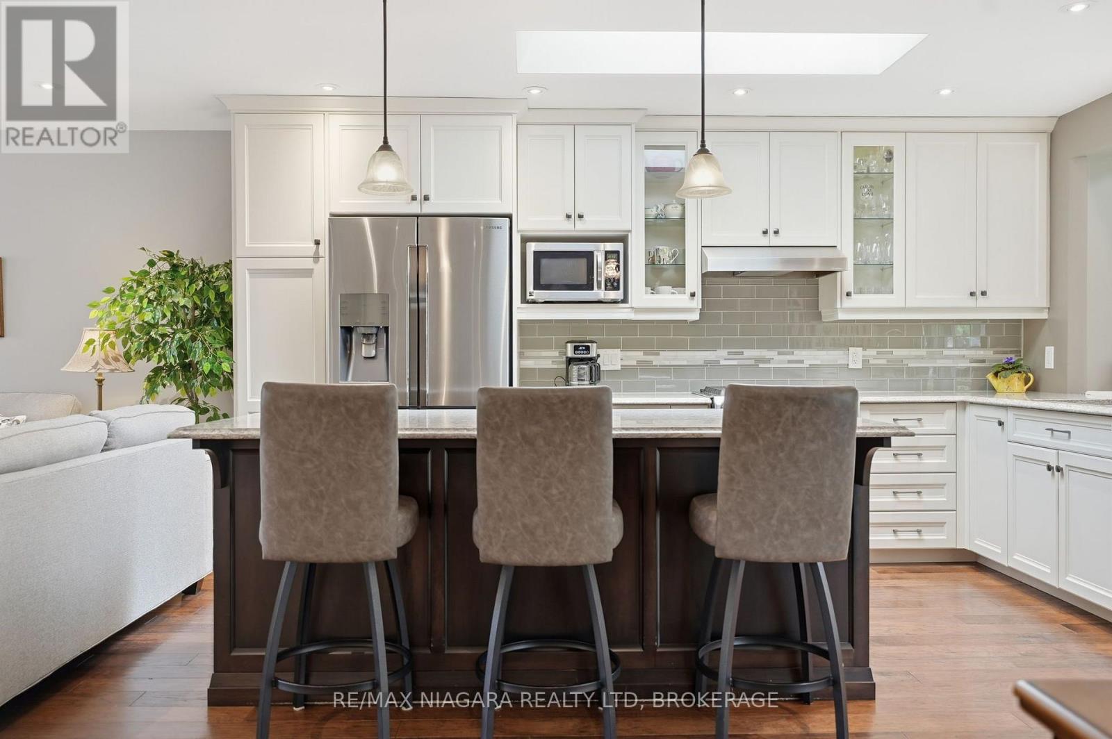 4 VISTA DRIVE - 11