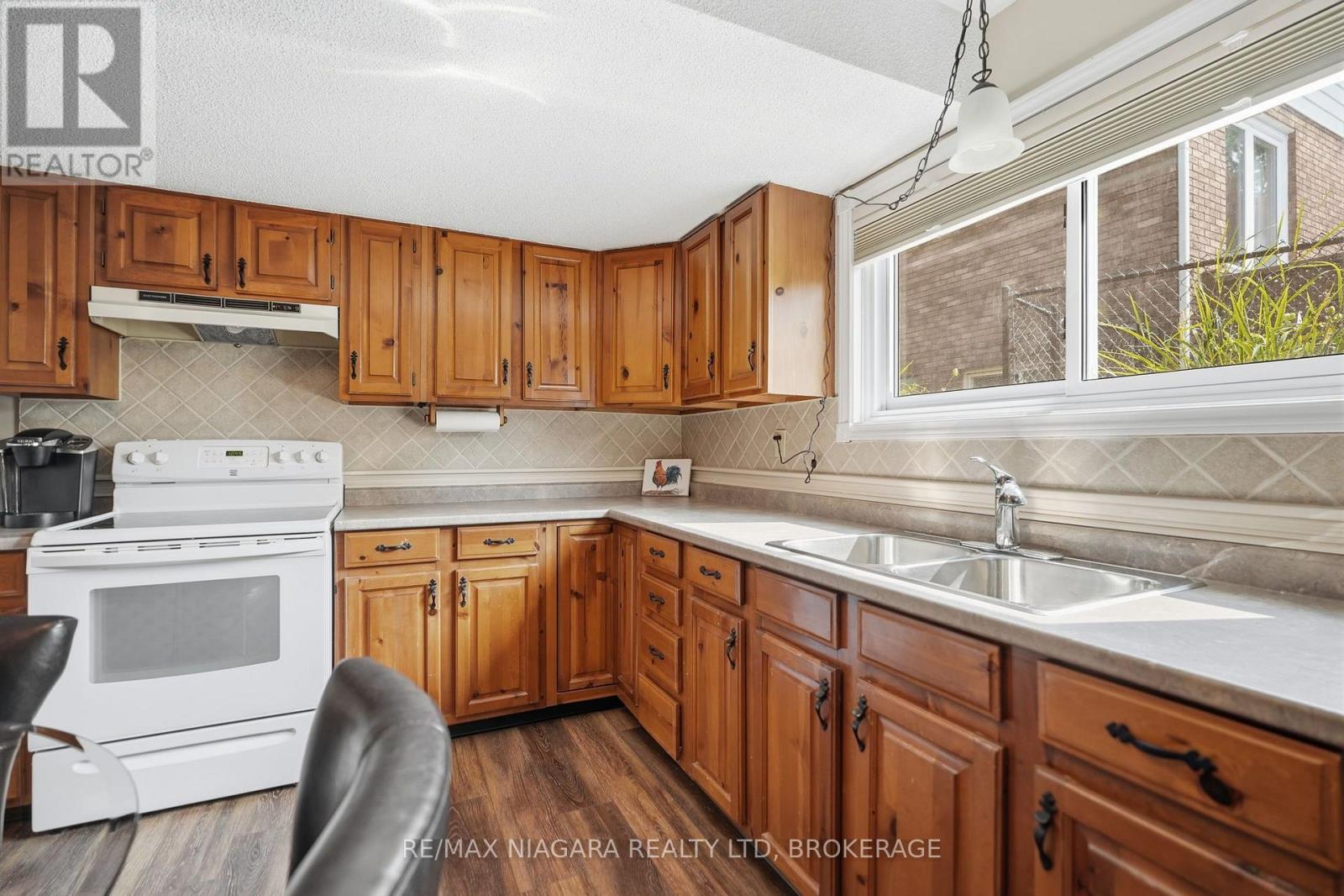4 VISTA DRIVE - 26