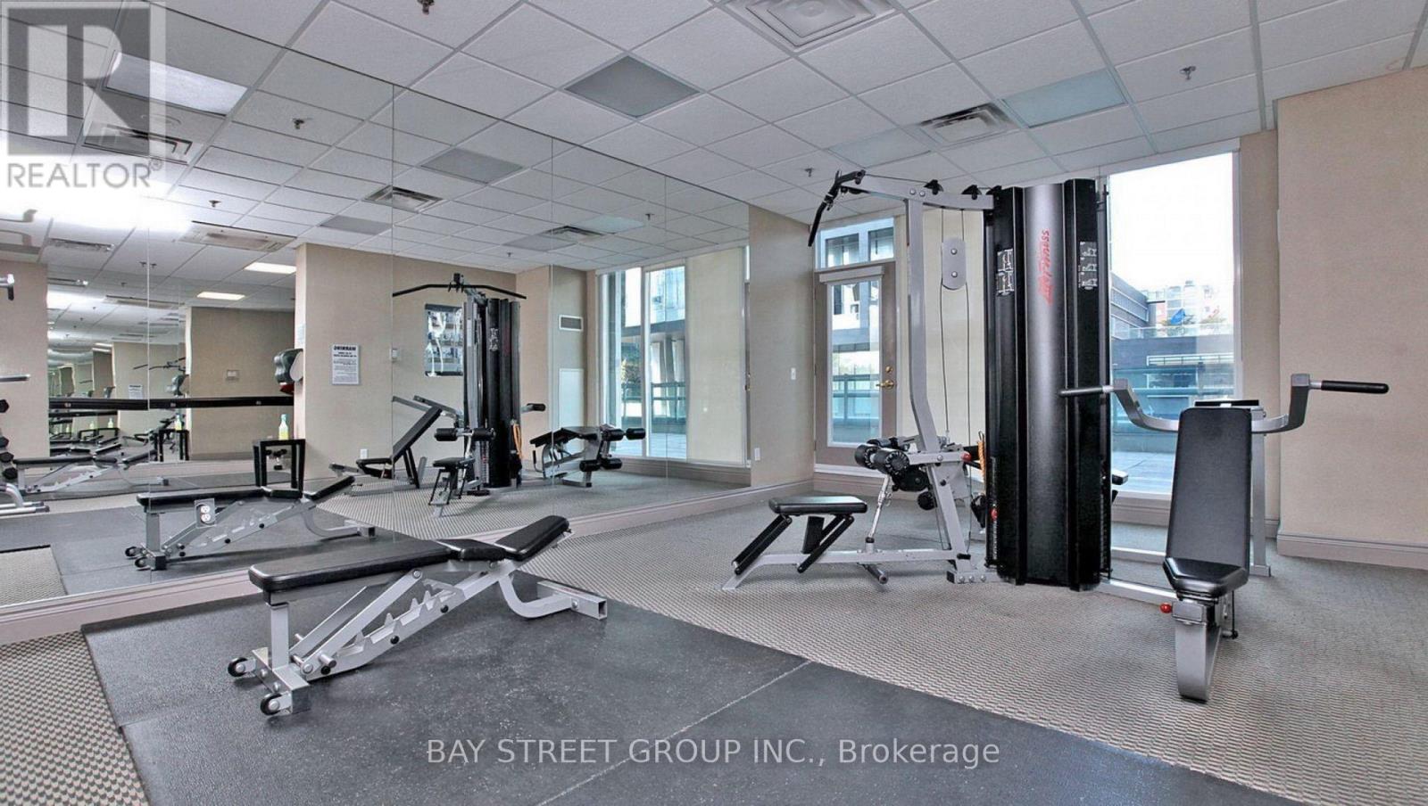 #1811 30 GRAND TRUNK CRESCENT - Image 41