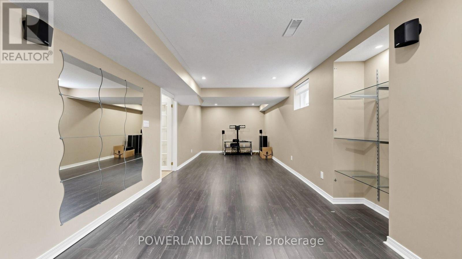 109 HERITAGE HOLLOW ESTA STREET - 43