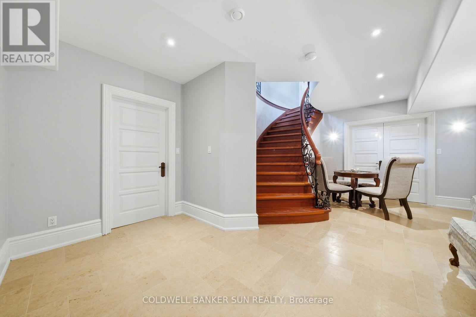 761 FOSTER DRIVE - 43