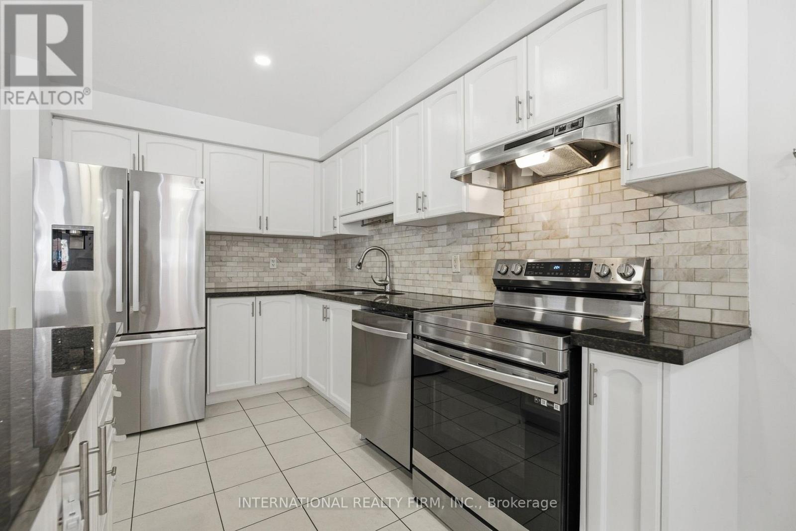 68 OLD ORCHARD CRESCENT - Image 18