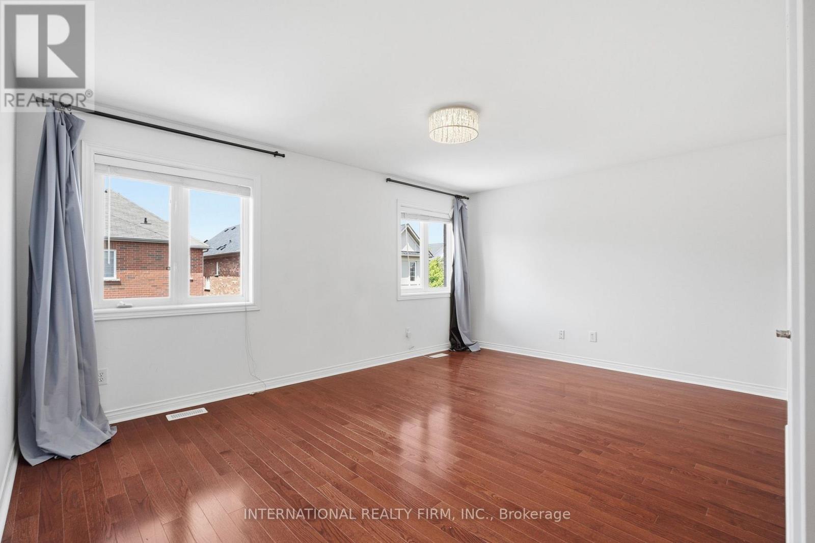 68 OLD ORCHARD CRESCENT - Image 24