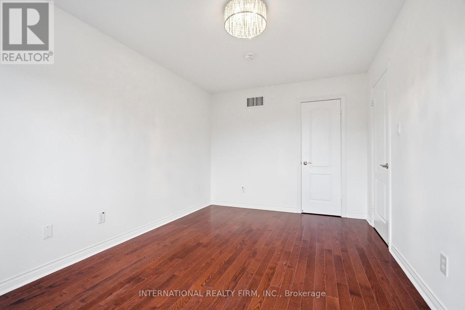 68 OLD ORCHARD CRESCENT - Image 34