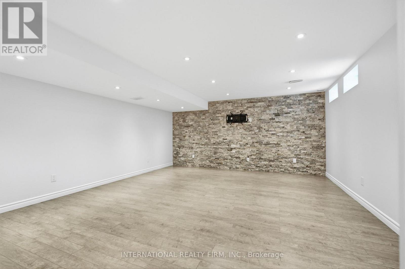 68 OLD ORCHARD CRESCENT - Image 42